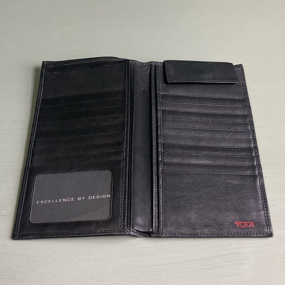 Tumi Soft Black Leather Wallet - Picture 4 of 4